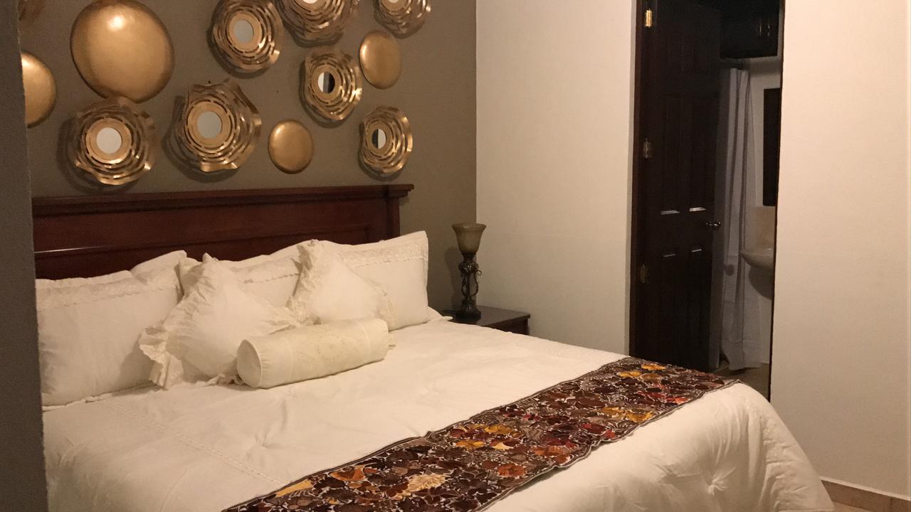 Del Centro Hotel ベルナル エクステリア 写真