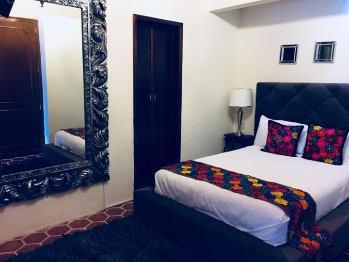 Del Centro Hotel ベルナル エクステリア 写真